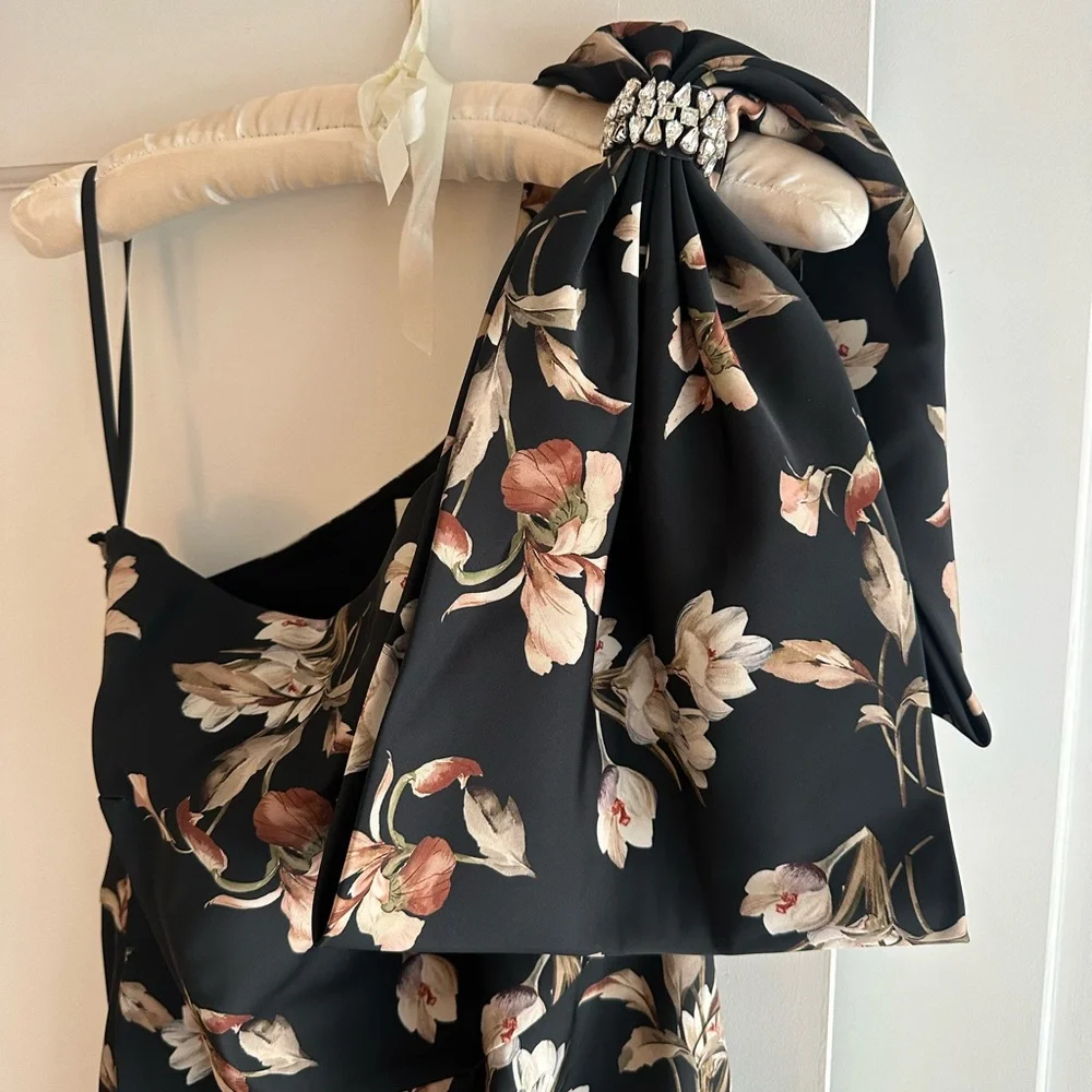 Sachin + Babi Aubrey floral one shoulder gown - Picture 2 of 14